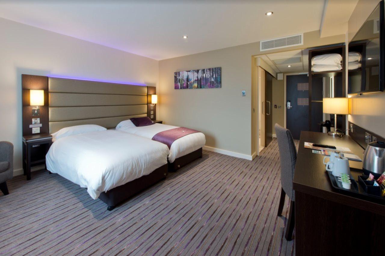 Premier Inn Leeds Headingley Buitenkant foto